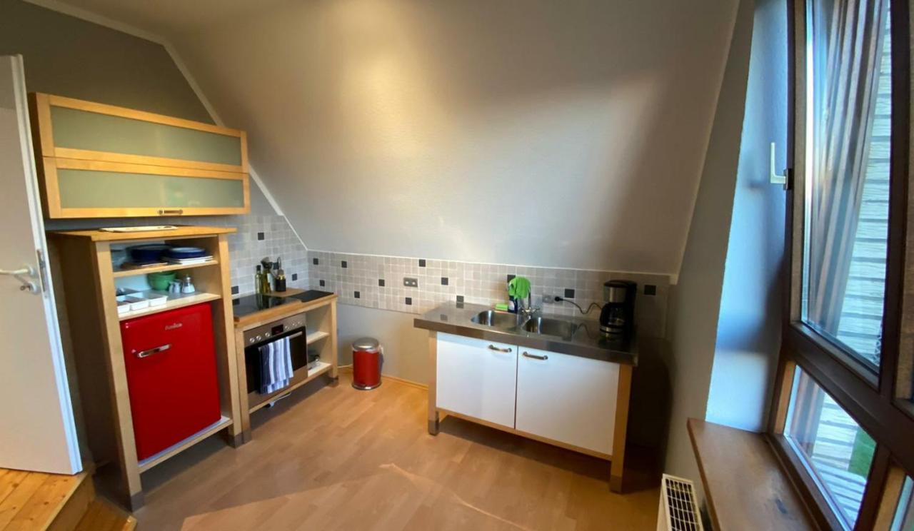 *To Hus* Wohnung Am Rande Von Jever Exterior photo